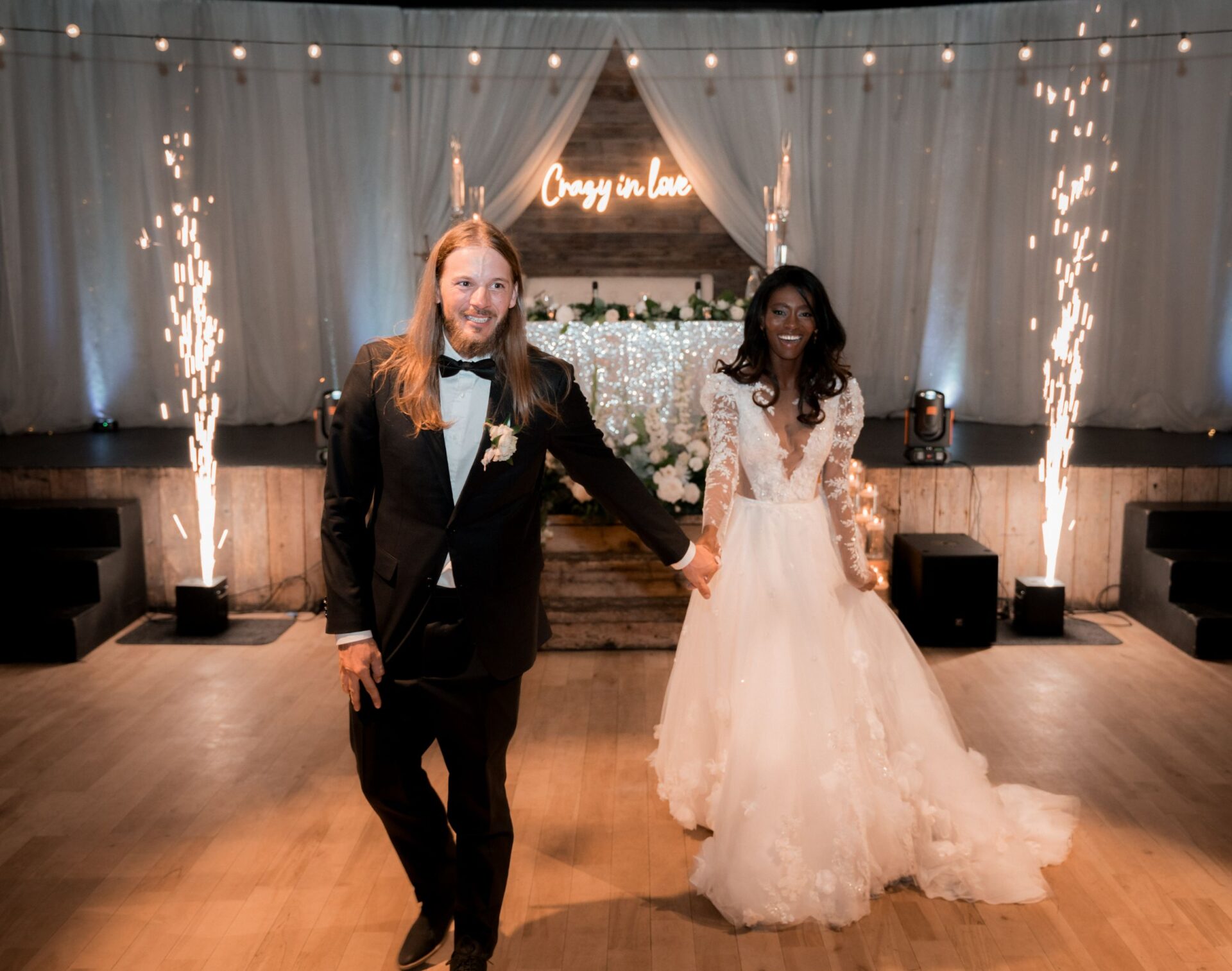 Modern Mountain Wedding - Cold Sparklers