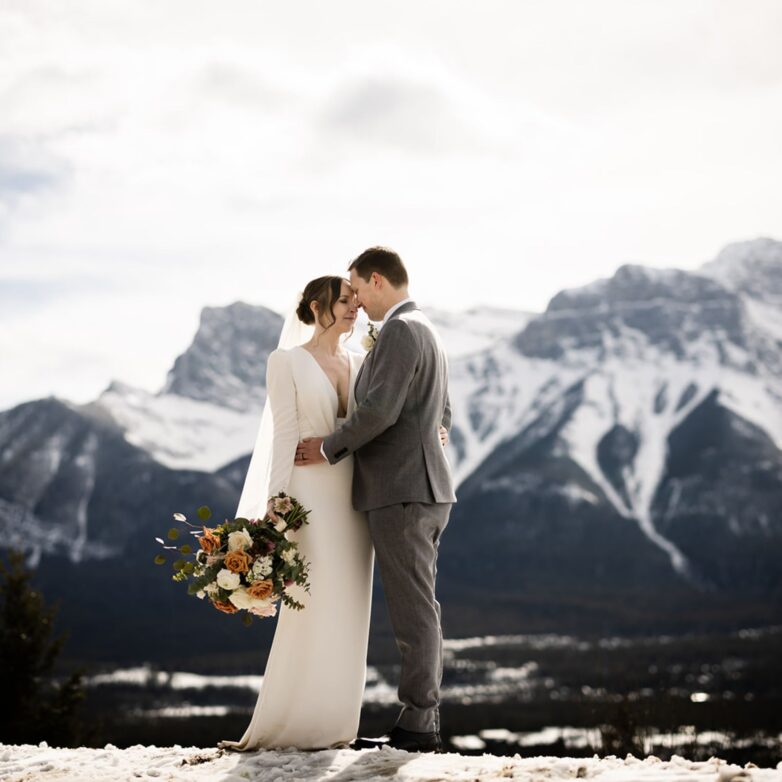 Give Your Guests Chills With a Winter Wedding